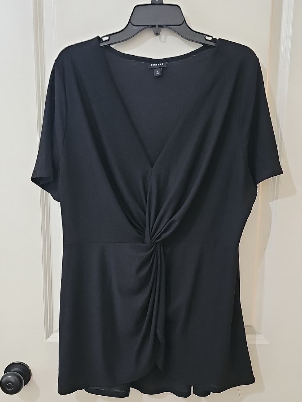 Torrid Black Twist-Front Short Sleeve Blouse